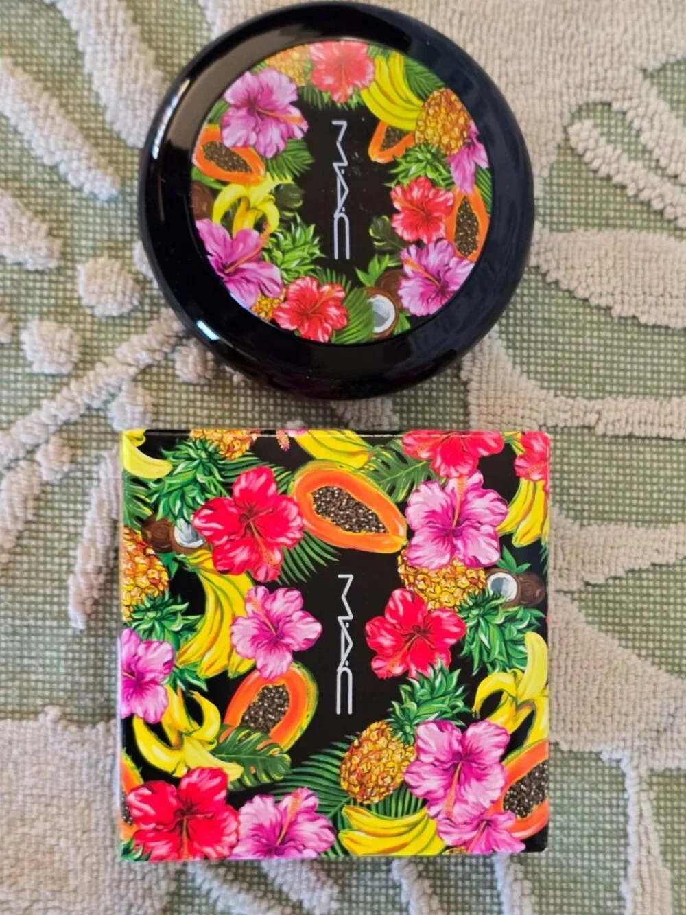 MAC Cosetics Pearlmatte Face Powder 